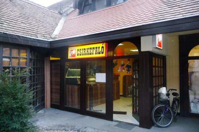 Chicken-Corner Csirkefaló – Gyorsétterem (Kecskemét)