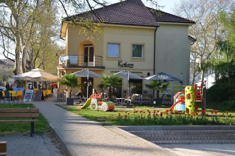 Krém Cukrászda és Kávézó – Cukrászda (Székesfehérvár)