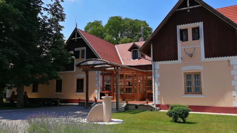 Bélmegyeri Vadászkastély – Étterem (Bélmegyer)