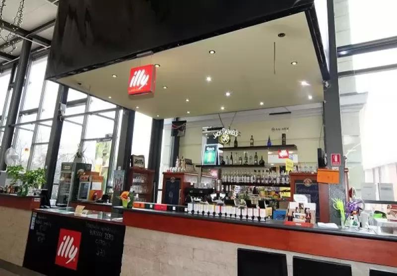 Illy kávézó – Bár (Eger)