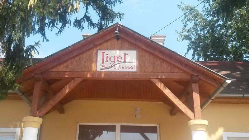 Liget Cafe & Motel – Kávézó (Csörnyeföld)