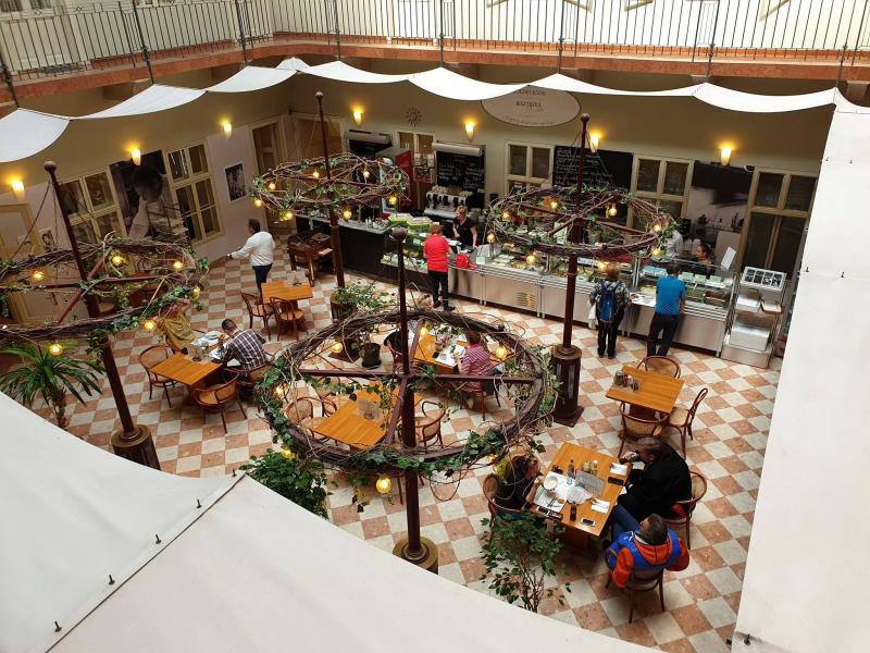 Földes Józsi Bisztrója Bazilika – Bisztró (Budapest, V. kerület)