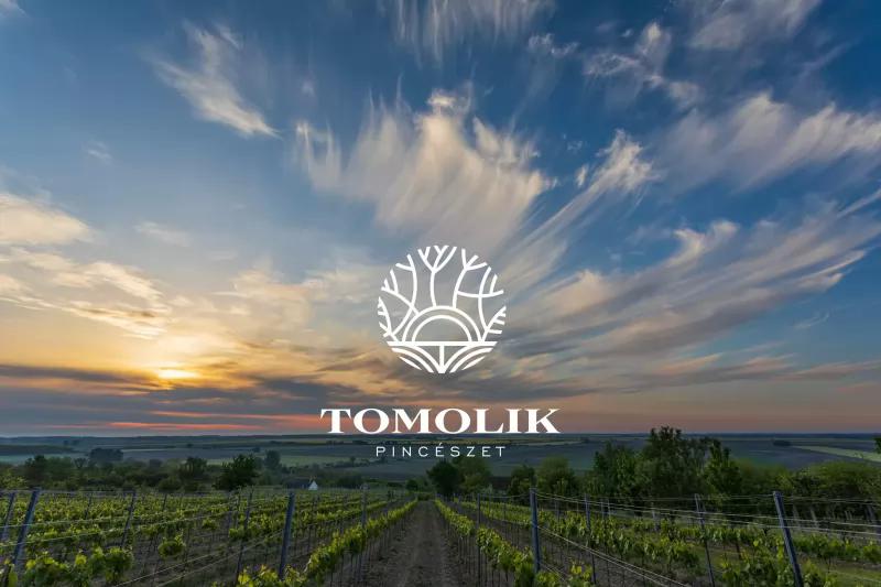 Tomolik Pincészet – Borászat/Pincészet (Bölcske)