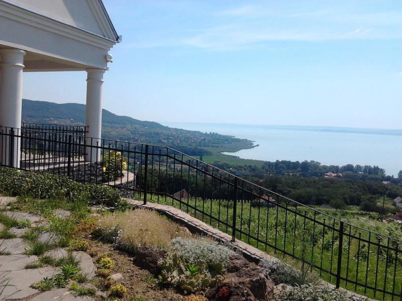 Villa Márika Szőlőbirtok/ Weingut Villa Márika – Borászat/Pincészet (Badacsonytomaj)