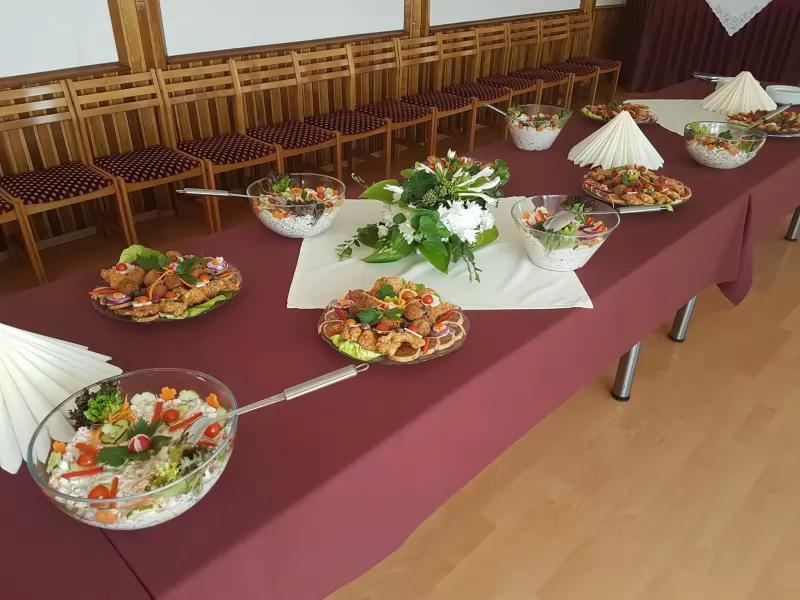 Hangya Söröző és Vendéglő – Étterem (Karancslapujto)