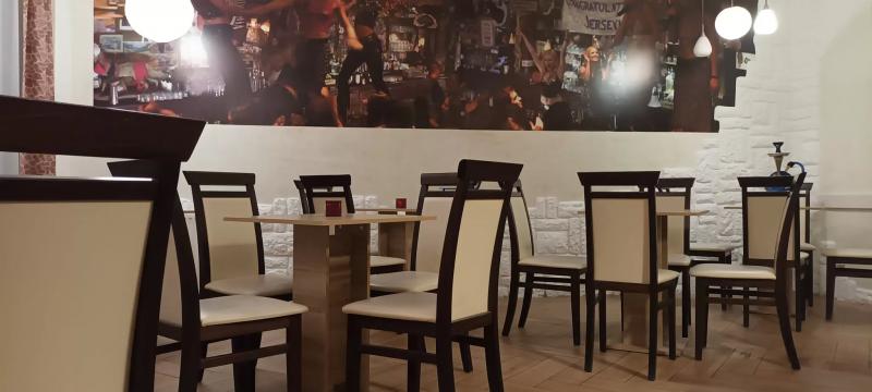 Sakáltanya Bar&Bistro – Bár (Komló)