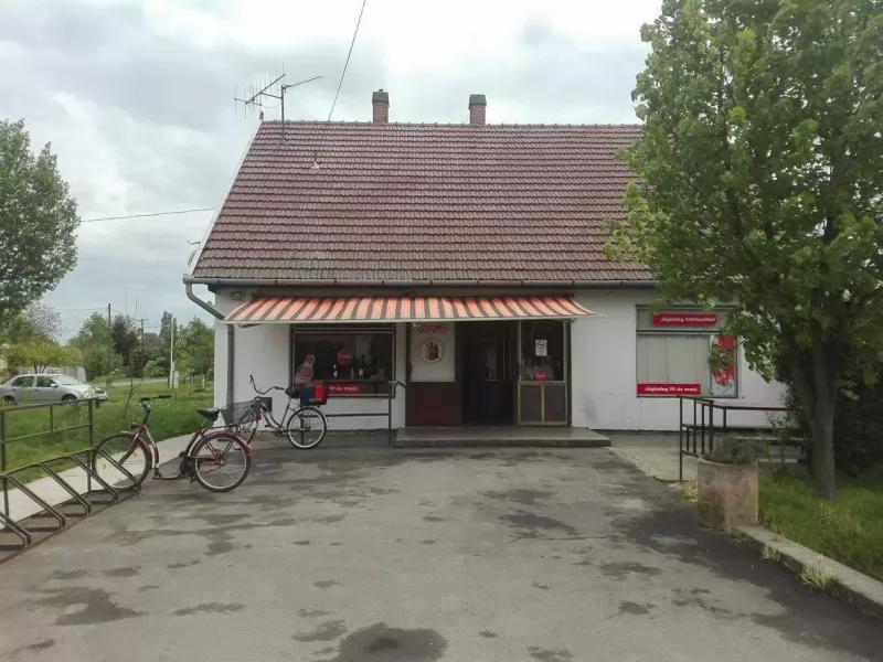 Fehér Ház Söröző – Kocsma (Mezobereny)