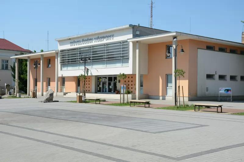 Tamási Művelődési Központ – Étterem (Tamási)