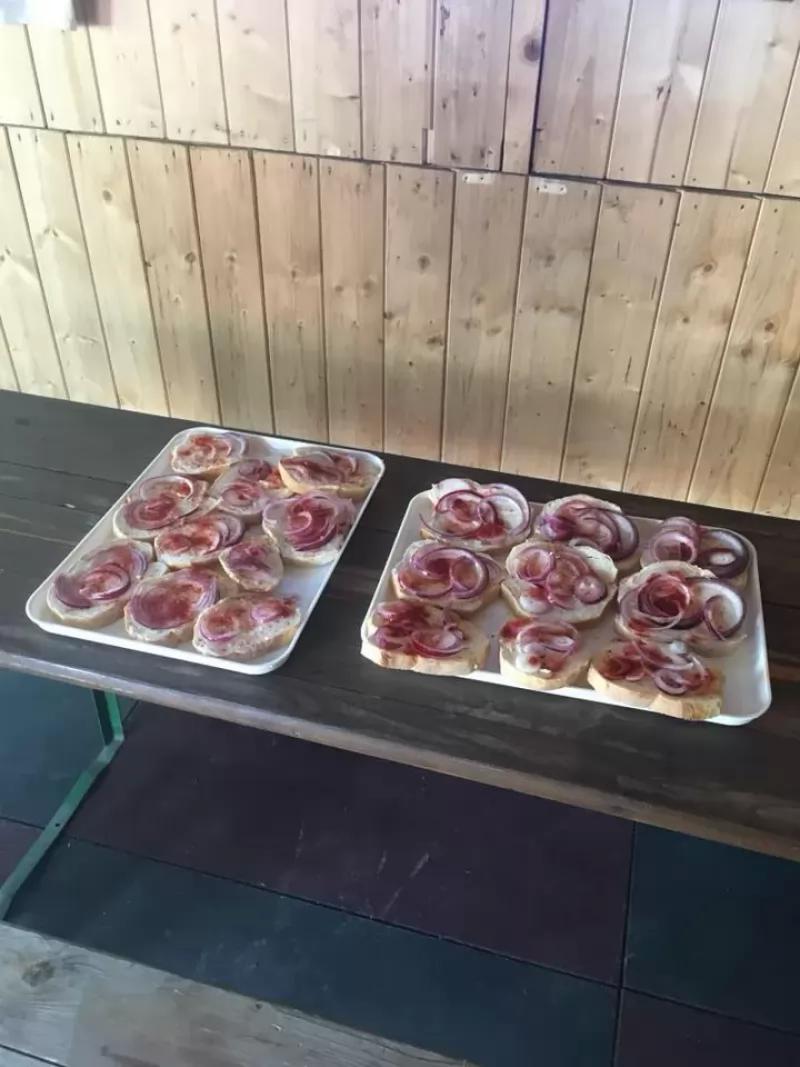 Sárfehér Büfe – Food Truck (Izsák)