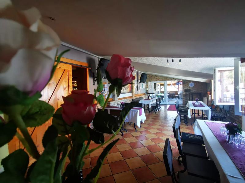 Autóspub Monorierdő – Kocsma (Monorierdo)