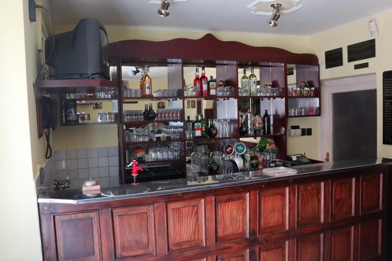 Rigófészek kisvendéglő – Kávézó (Gyor)
