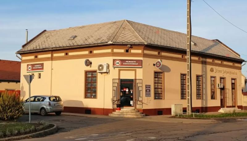 Ady téri italdiszkont – Fagyizó (Hajdúböszörmény)