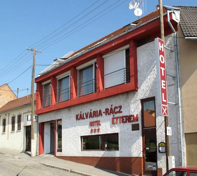 Hotel Kálvária Rácz – Bár (Pécs)