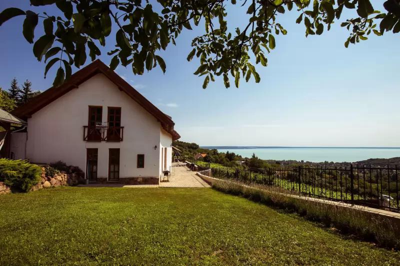 Villa Öreghegy – Borászat/Pincészet (Felsoors)