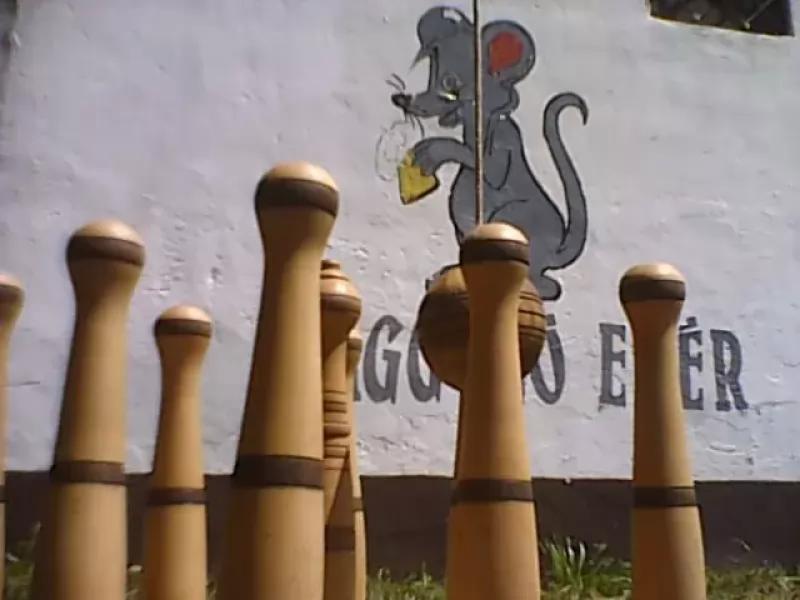 Guggoló Egér – Kocsma (Fonyód)