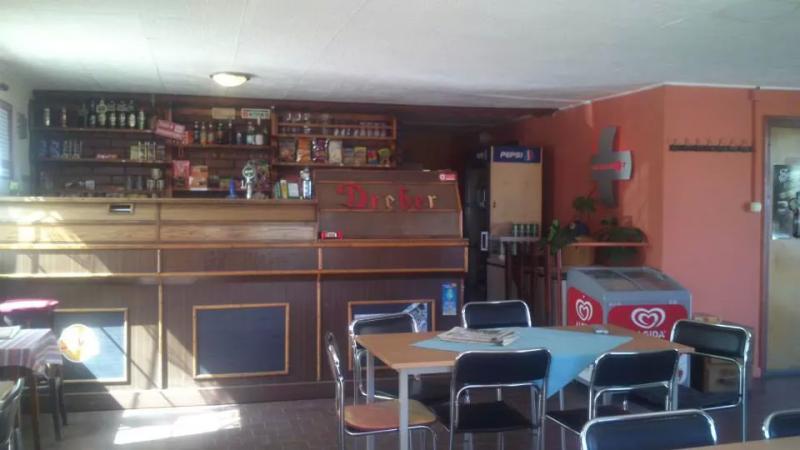 Platán Söröző – Söröző (Kunbaja)