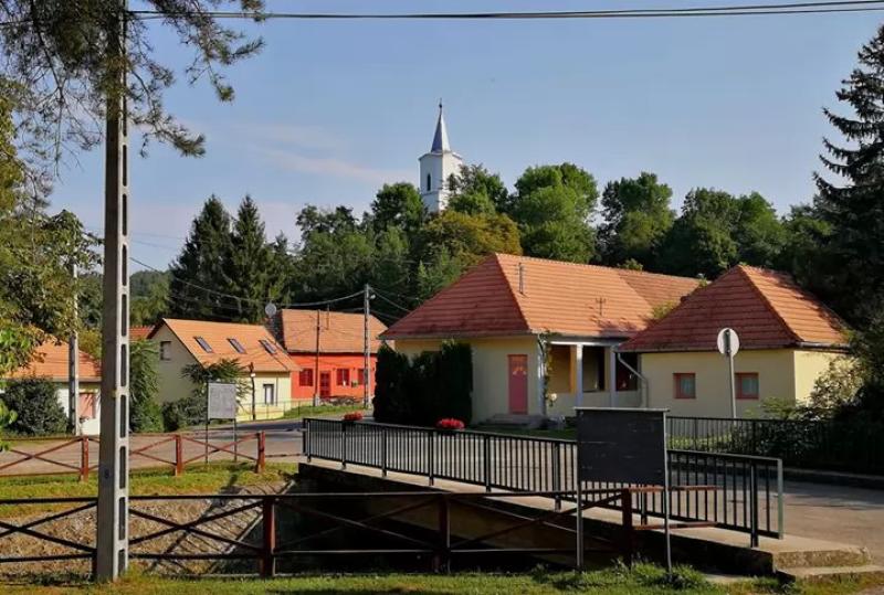Zu Gast in Perőcsény – Étterem (Perocseny)