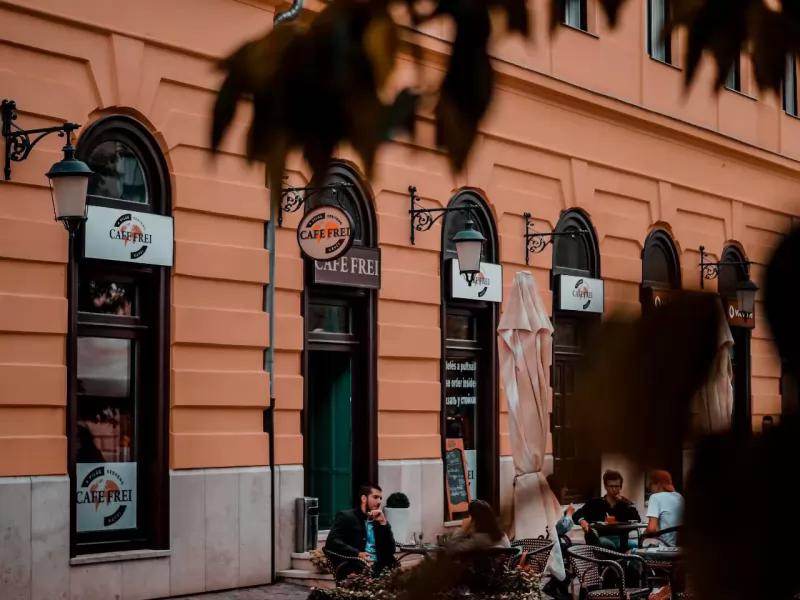 Cafe Frei Debrecen Főtér – Étterem (Debrecen)