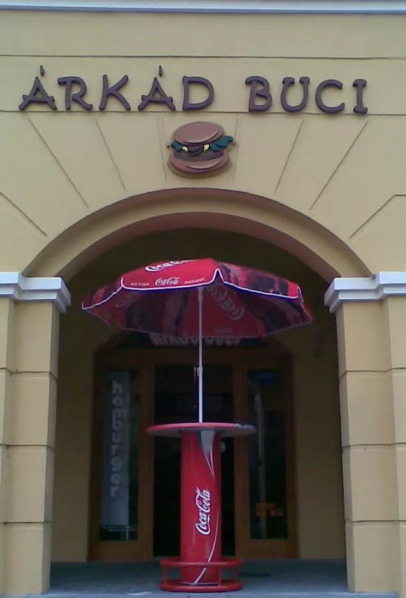 Árkád Buci – Hamburger (Szekszárd)