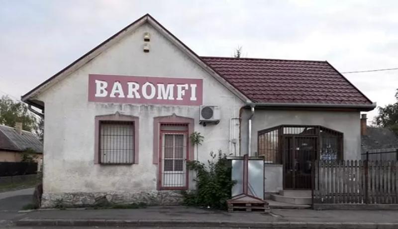 Baromfi Bolt-Hajdúhadház – Bár (Hajdúhadház)
