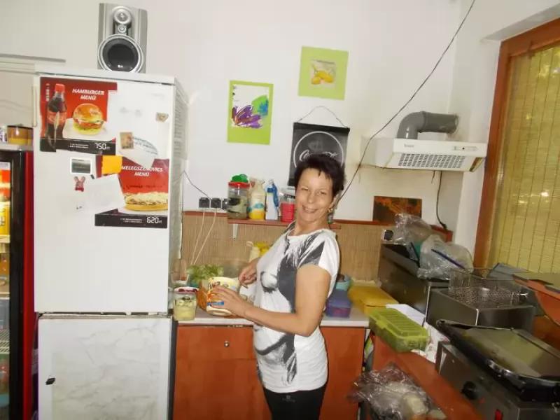 Full Burger Ételbár – Bár (Mindszent)