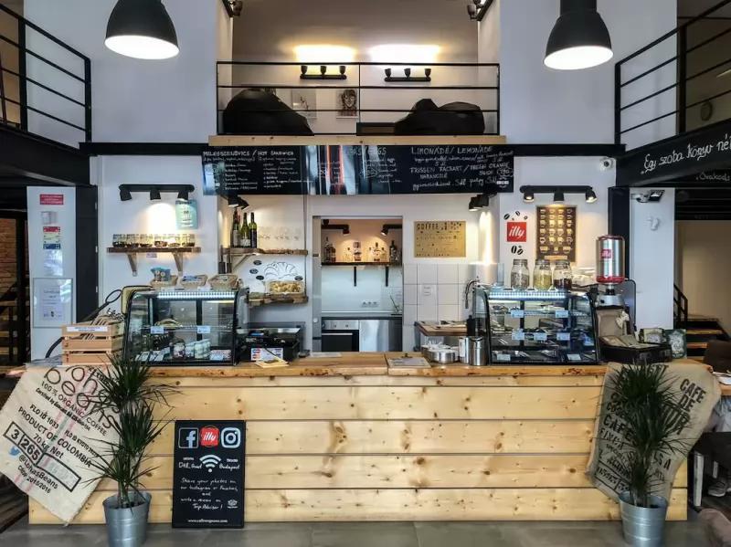 D18 Café & Bar – Bár (Budapest, VI. kerület)