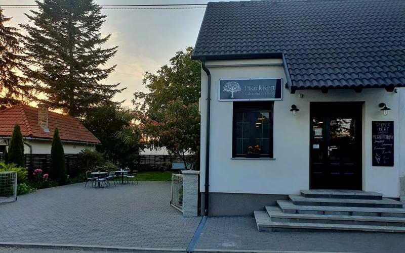 Piknik Kert Cukrászda és Kávézó – Cukrászda (Gyor)