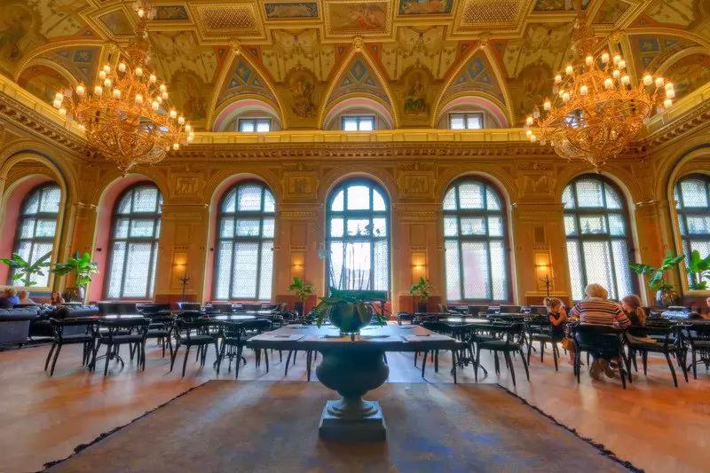 Book Café - Lotz-terem (Lotz Hall) Budapest – Kávézó (Budapest, VI. kerület)