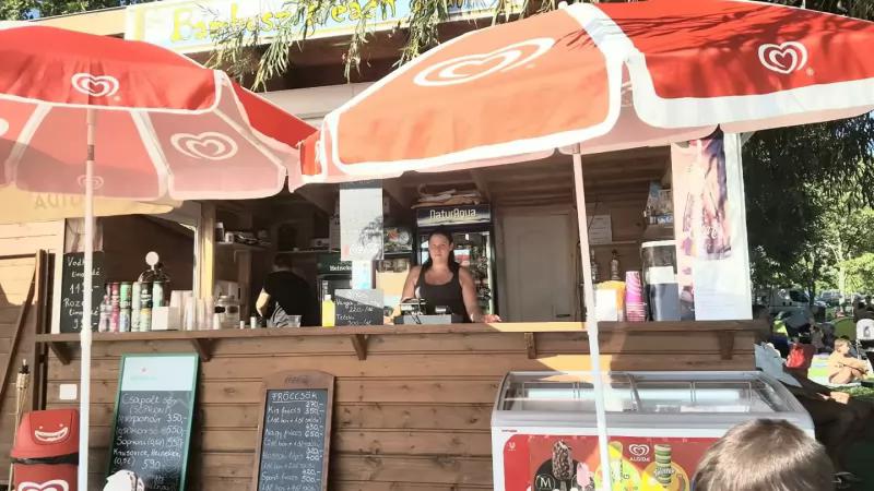 Bambusz Beach Bar – Bár (Balatonfuzfo)