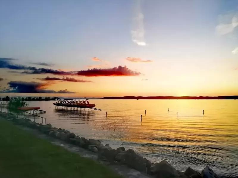 Pléh büfé – Büfé (Balatonszemes)