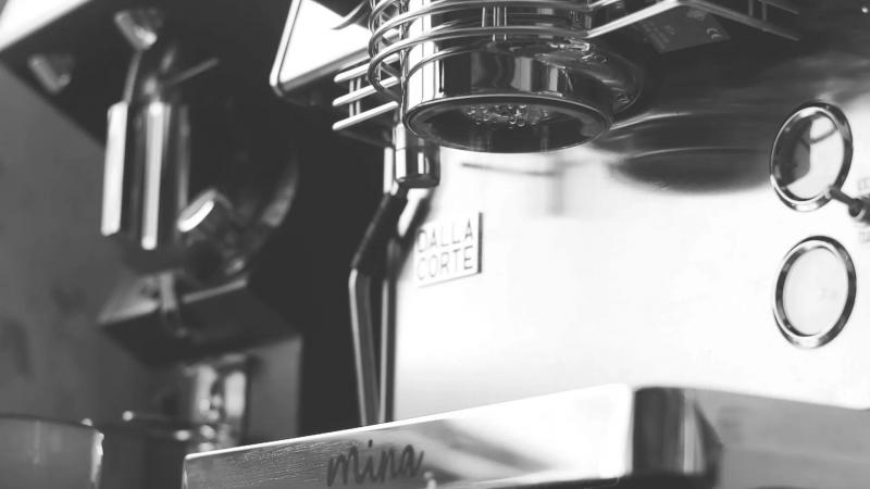 Flow Specialty Coffee Bar & Bistro – Bár (Budapest, VI. kerület)