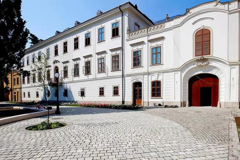 Egri Érseki Palota Turisztikai Látogatóközpont – Bár (Eger)