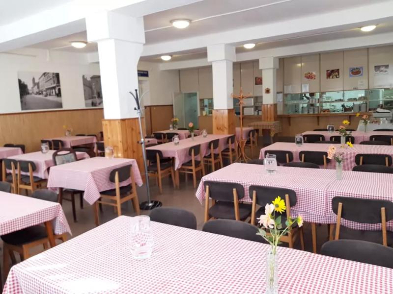 Retro Menza – Étterem (Székesfehérvár)