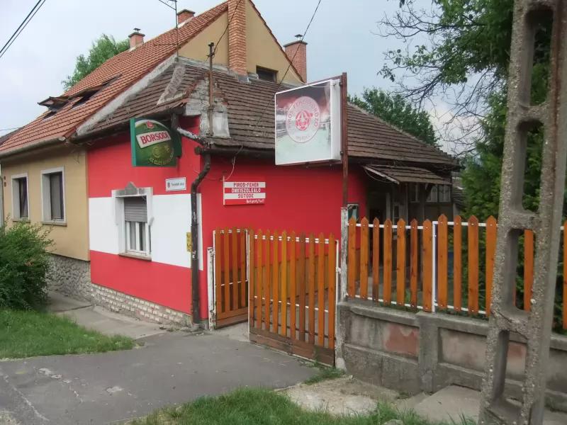 Piros-Fehér Söröző – Kocsma (Miskolc)