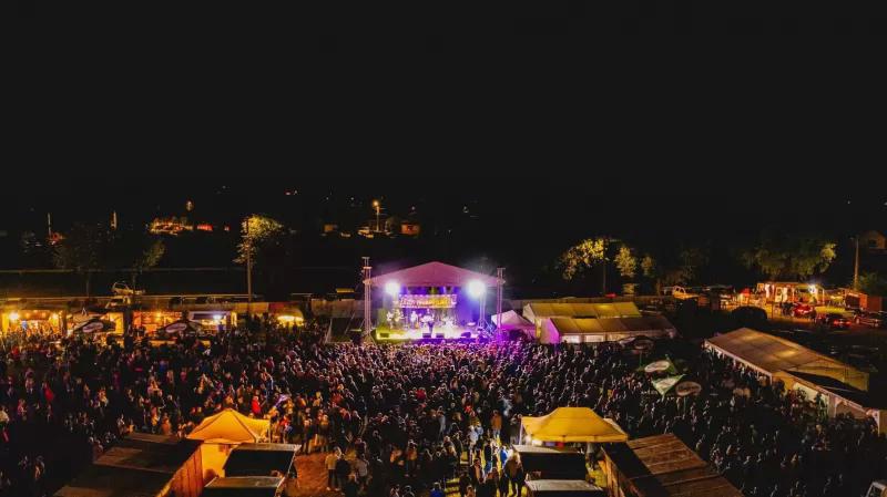Zúzós Zúzapörkölt és Zúza Étel Fesztivál – Étterem (Hajdúböszörmény)