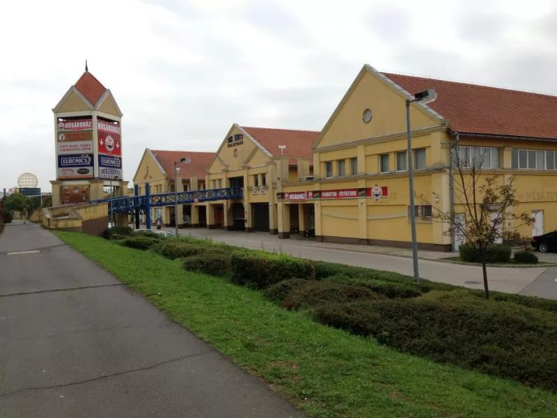 Privát Hús IV. Húsáruház Kaposvár Berzsenyi u. 9 – Hentesbolt (Kaposvár)