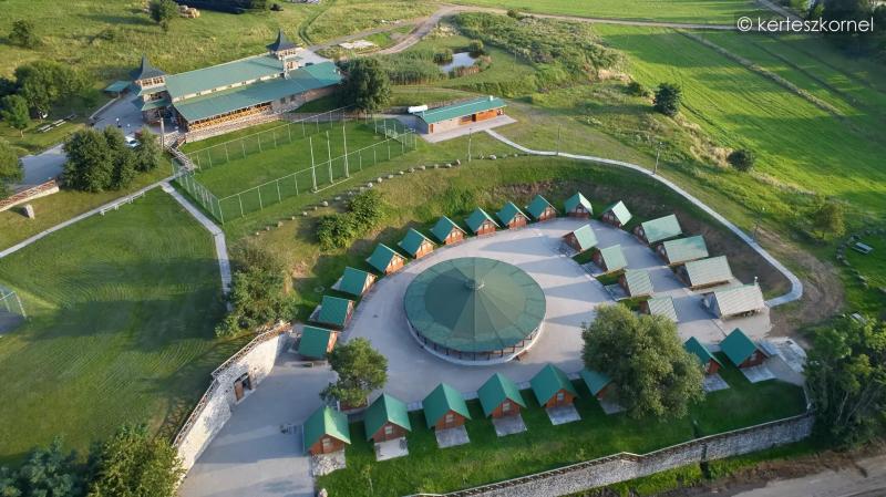 Kőrös-hegyi Fogadó és Baskói Tábor – Vendéglő (Baskó)