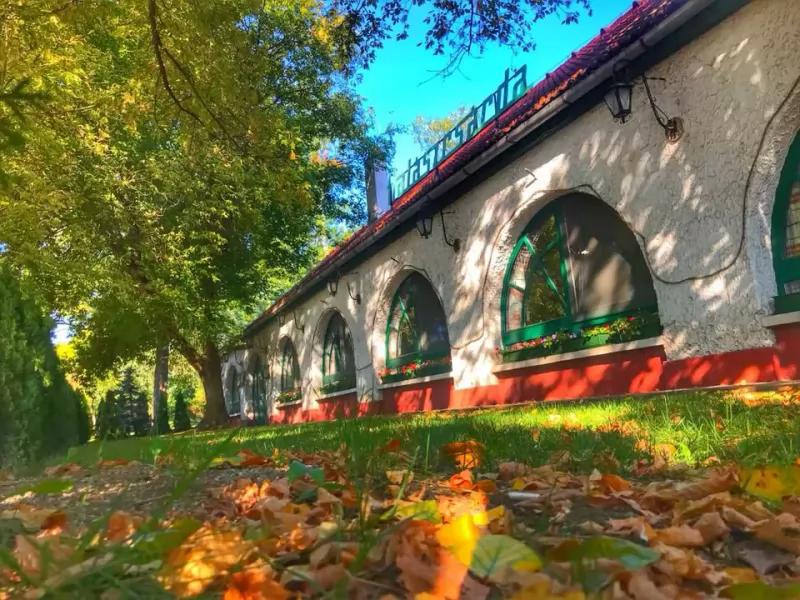 Dunagyöngye Halászcsárda Dunaújváros – Csárda (Dunaújváros)