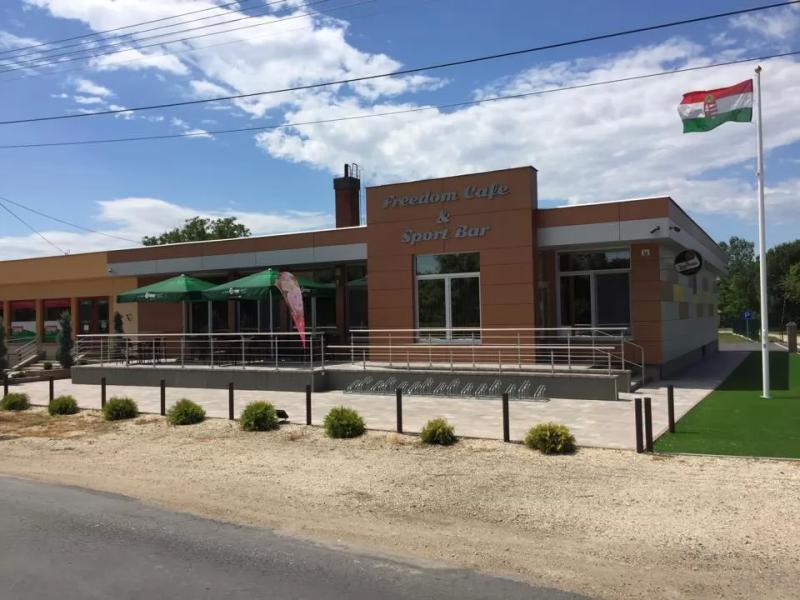 Freedom Cafe & Sport Bar – Bár (Egyházasfalu)