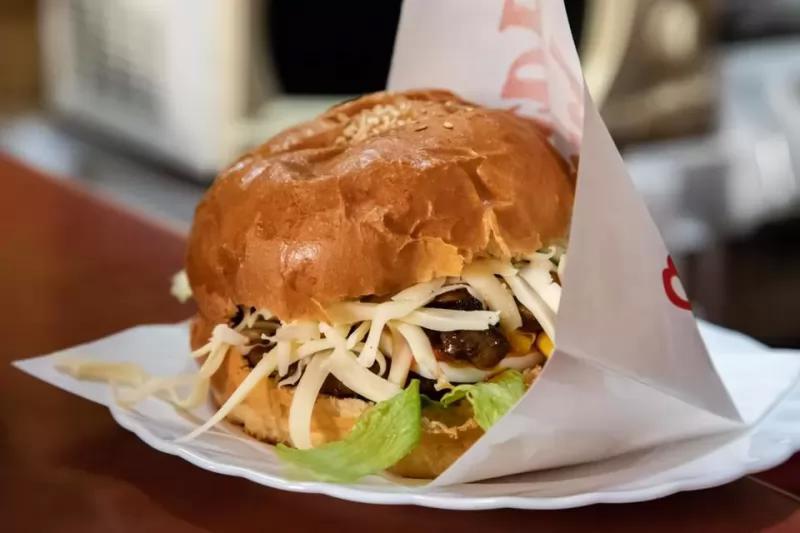 Oázis hamburger – Gyorsétterem (Kalocsa)