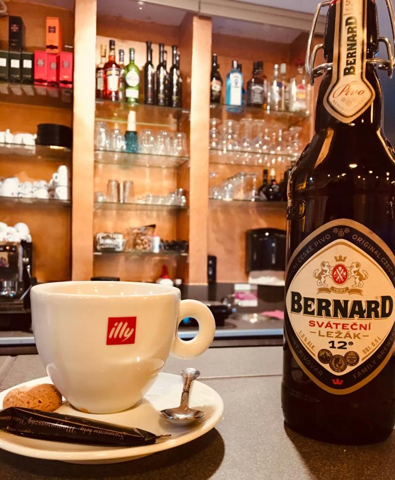 Fém Arts & Café Kávézó – Kávézó (Budapest, V. kerület)