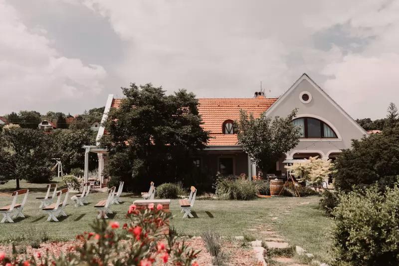Koczor Pincészet és Vendégfogadó – Étterem (Balatonfüred)
