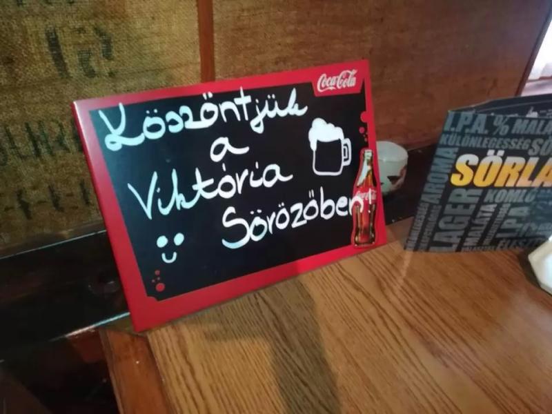 Viktória söröző és Élelmiszerbolt – Kocsma (Máza)
