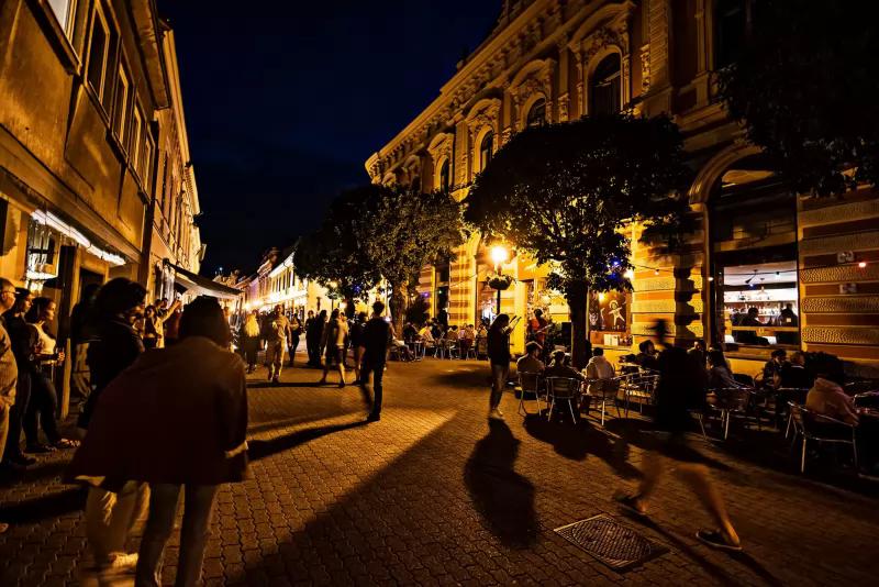 Nappali – Bár (Pécs)