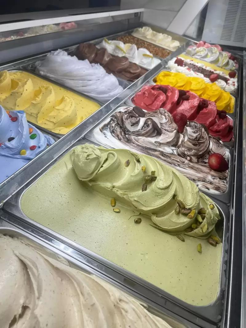 Mini Bécsi Fagyizó és Cukrászda Győr-Ménfőcsanak – Cukrászda (Menfocsanak)