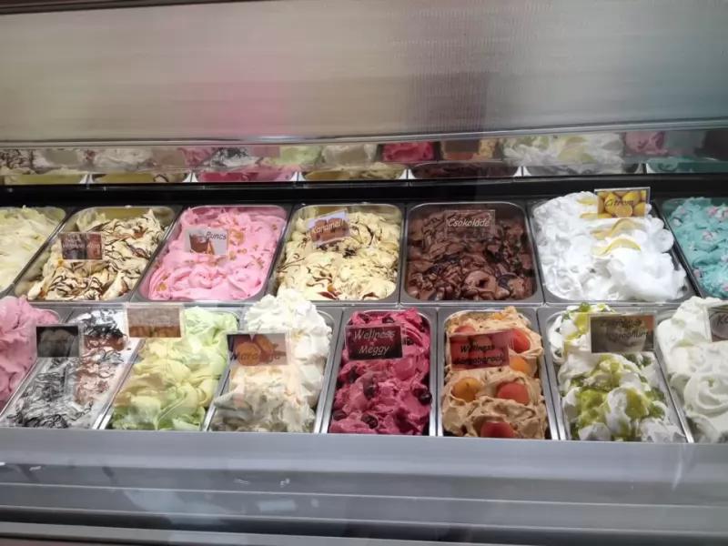 Karamell Fagyizó és Cukrászda – Cukrászda (Tiszafüred)