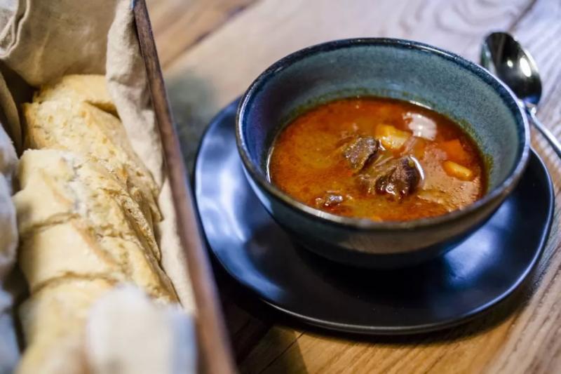 MANIA Hungarian Restaurant – Étterem (Budapest, VI. kerület)