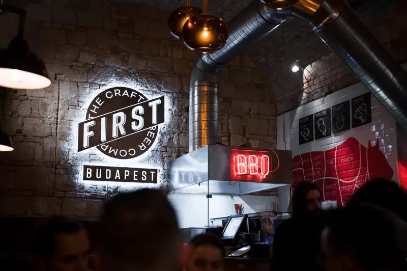 FIRST Craft Beer & BBQ – Bár (Budapest, VII. kerület)