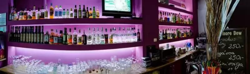 Promenád Cafe & Cocktail Bar – Bár (Gyor)
