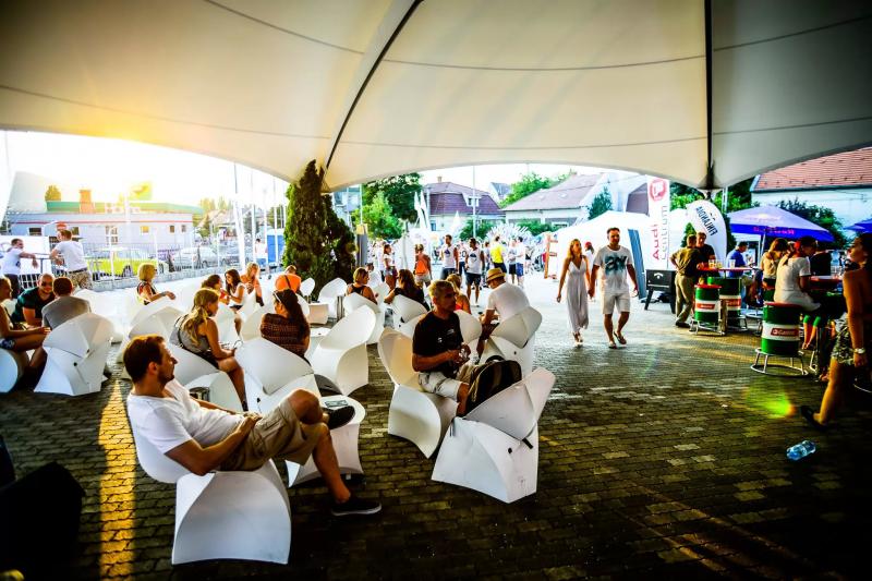 Warm Up Terrace – Étterem (Budapest, III. kerület)